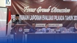 Ketua KPU Sumenep, Nurussyamsi, bersama sejumlah stakeholder menghadiri Focus Group Discussion (FGD) Evaluasi Pilkada 2024 di Hotel El Malik, Sumenep, Selasa (25/2/2025).