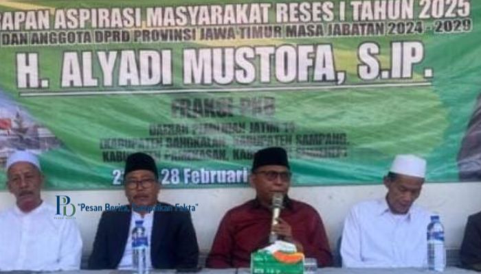 KH Aliyadi Mustofa saat menggelar reses I tahun 2025 di Desa Bira Barat, Kecamatan Ketapang, Kabupaten Sampang.