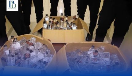 Polisi mengamankan ratusan botol Arak Bali dari seorang pemuda di Sumenep.