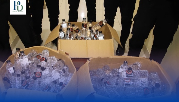 Polisi mengamankan ratusan botol Arak Bali dari seorang pemuda di Sumenep.