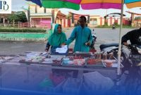 Suasana pasar takjil Ramadan di Sumenep yang selalu dipadati warga menjelang waktu berbuka.